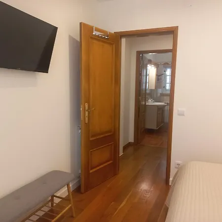 Cozy Private Room In Nazare - Independent Entrance - No Sharing Areas Nazaré