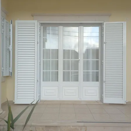 Cozy Private Room In Nazare - Independent Entrance - No Sharing Areas Konukevi *